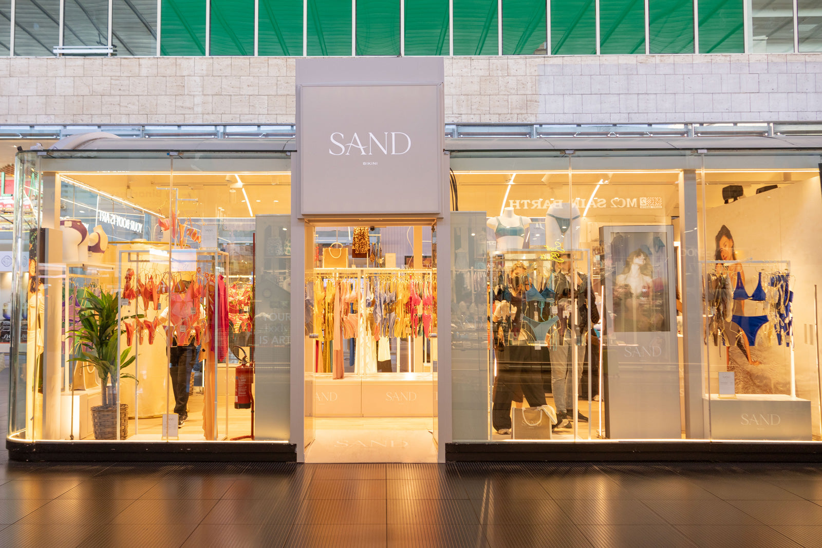 popup store roma termini sand bikini